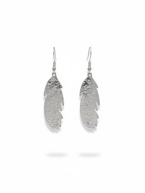 Handmade‎ stamped silver tone boho feather stainless steel hook earrings